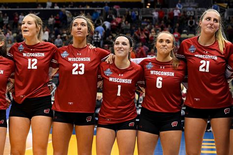 what happened with the wisconsin volleyball team|Wisconsin volleyball rallies, advances in NCAA。